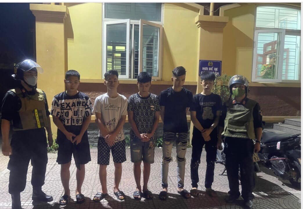 Liên tiếp phát hiện các đối tượng điều khiển phương tiện lạng lách đánh võng